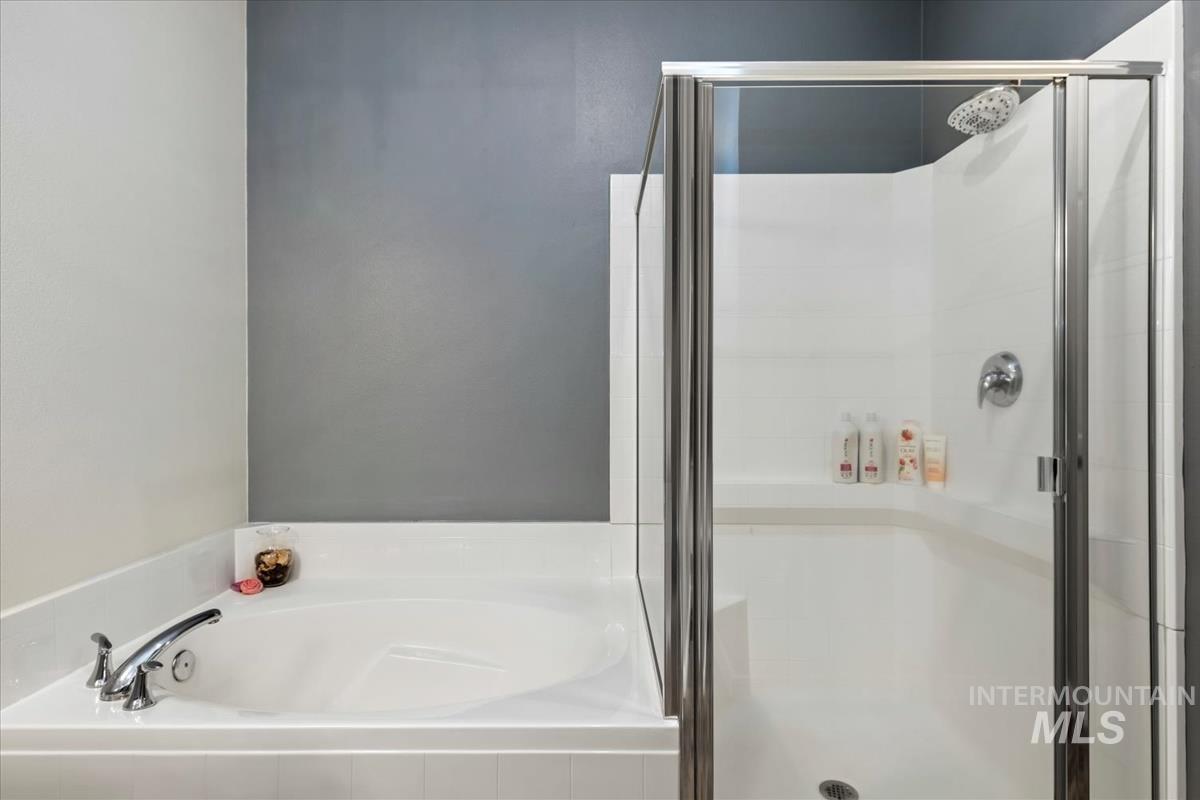 1512 W Great Basin Dr., Meridian, Idaho 83646, 3 Bedrooms, 2 Bathrooms, Residential For Sale, Price $483,000,MLS 98973011