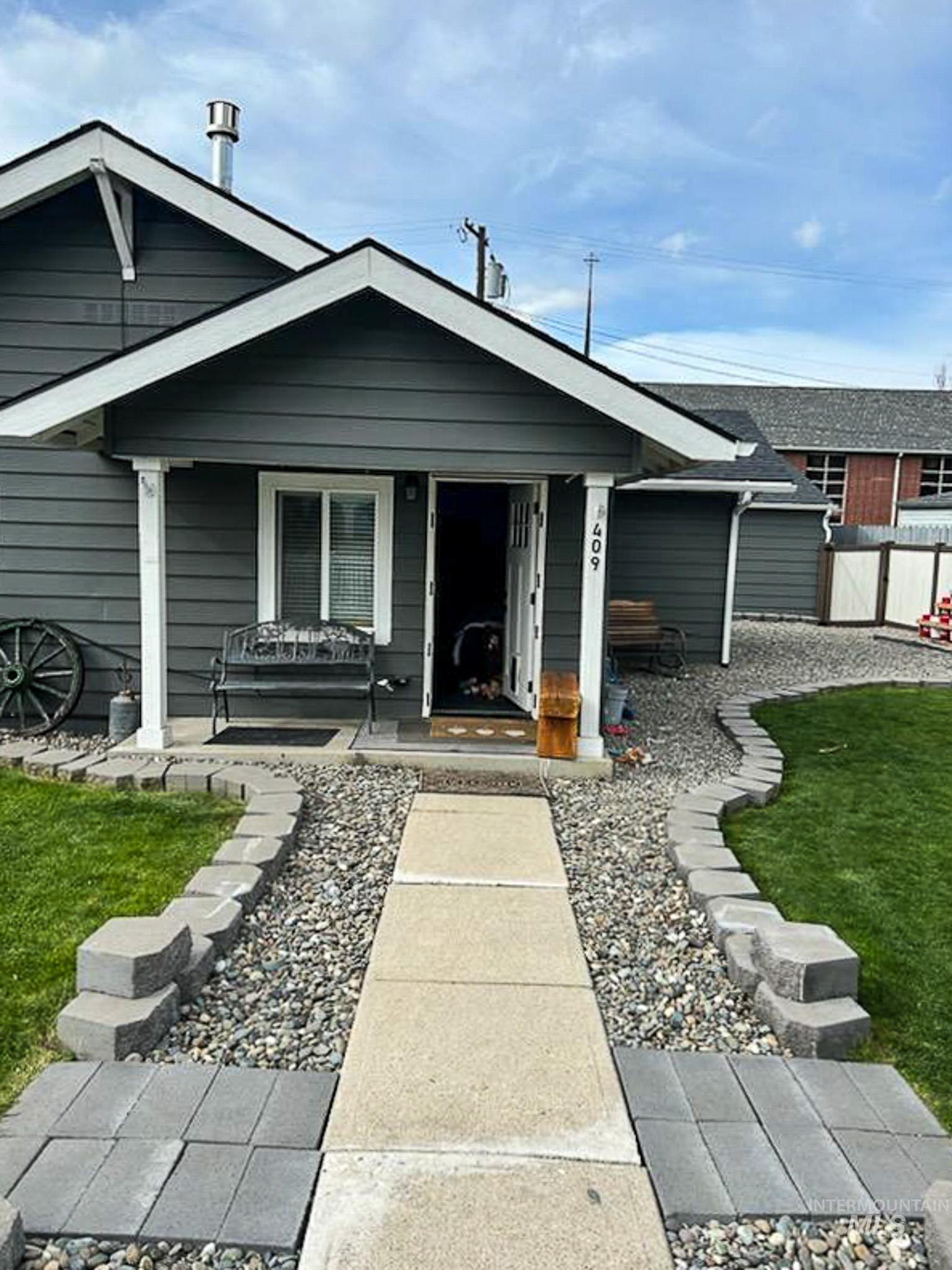 409 W South Street, Grangeville, Idaho 83530, 3 Bedrooms, 2 Bathrooms, Residential For Sale, Price $239,000,MLS 98973012