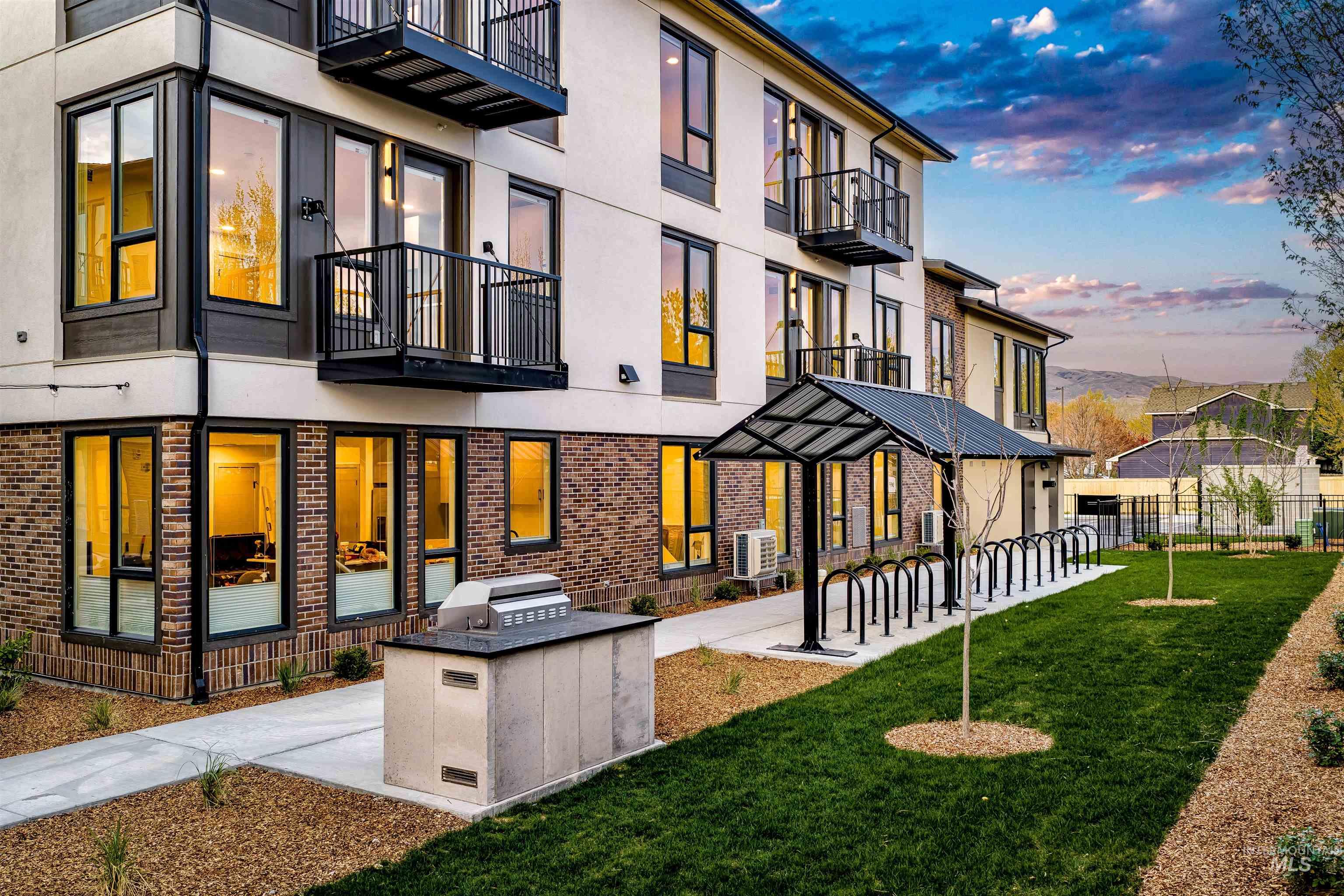 2312 S Broadway Avenue, Boise, Idaho 83706, 1 Bedroom, 1 Bathroom, Residential For Sale, Price $349,000,MLS 98973013