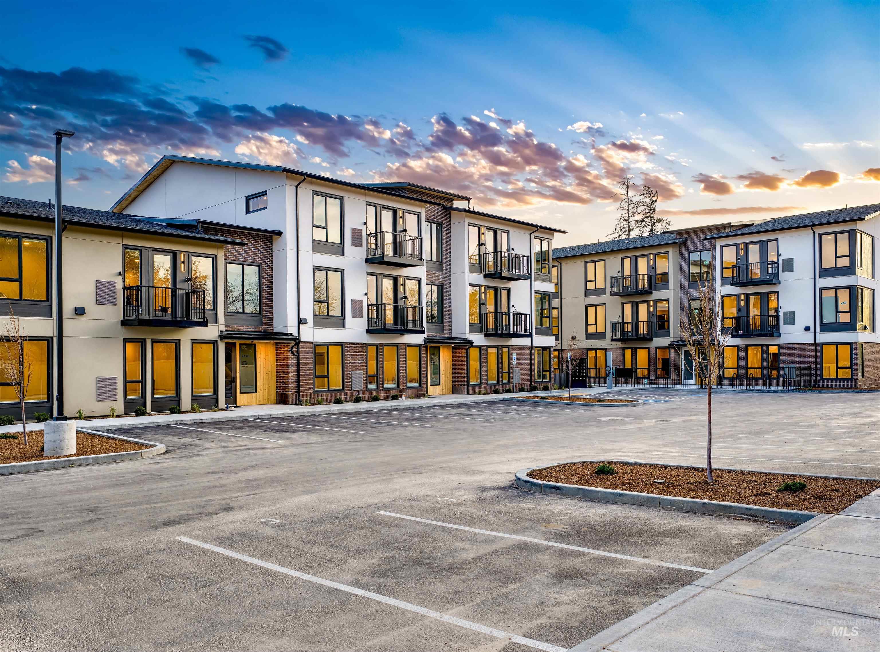 2312 S Broadway Avenue, Boise, Idaho 83706, 1 Bedroom, 1 Bathroom, Residential For Sale, Price $349,000,MLS 98973013