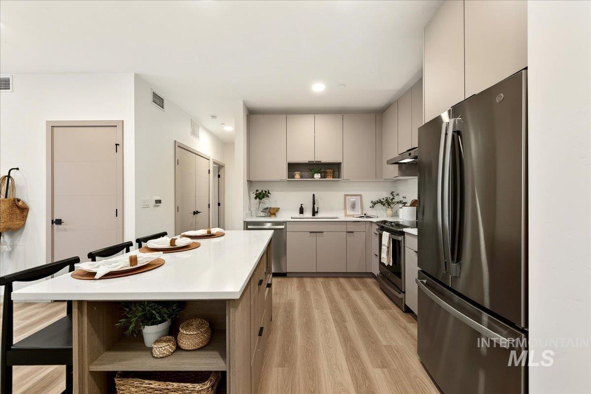 2312 S Broadway Avenue, Boise, Idaho 83706, 1 Bedroom, 1 Bathroom, Residential For Sale, Price $324,000,MLS 98973013