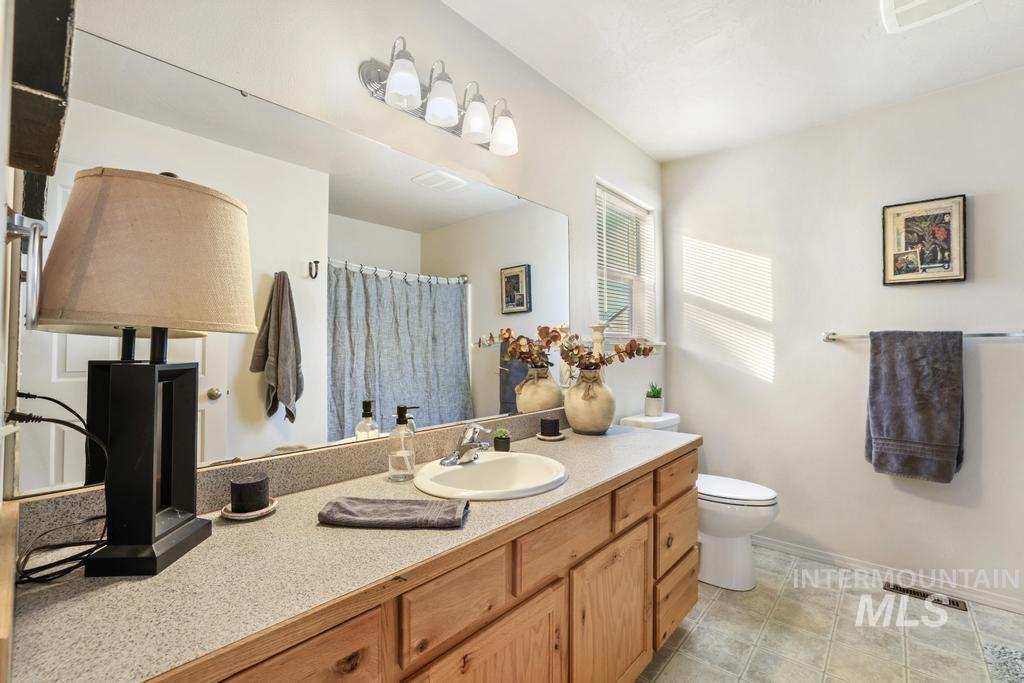 2308 Eastwood Road, Twin Falls, Idaho 83301, 3 Bedrooms, 2 Bathrooms, Residential For Sale, Price $399,900,MLS 98973014