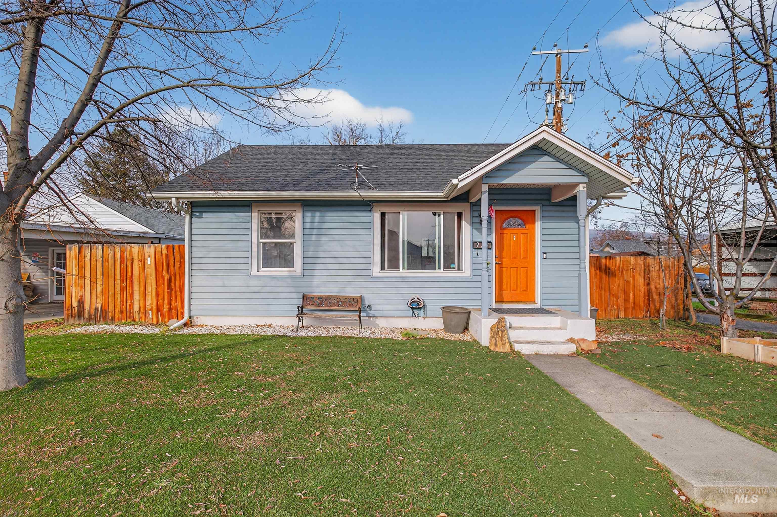 912 Elm Street, Clarkston, Washington 99403, 3 Bedrooms, 2 Bathrooms, Residential For Sale, Price $285,000,MLS 98973016