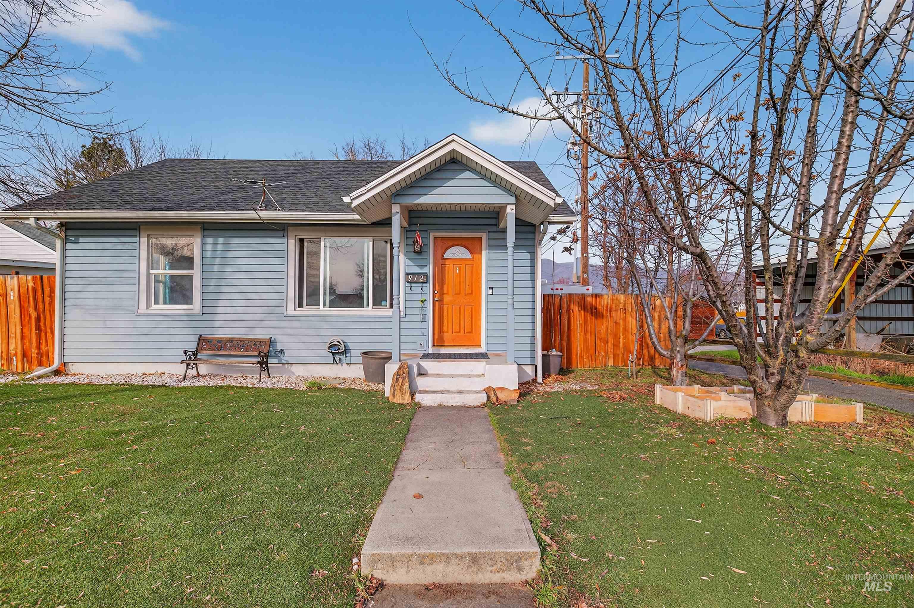 912 Elm Street, Clarkston, Washington 99403, 3 Bedrooms, 2 Bathrooms, Residential For Sale, Price $285,000,MLS 98973016