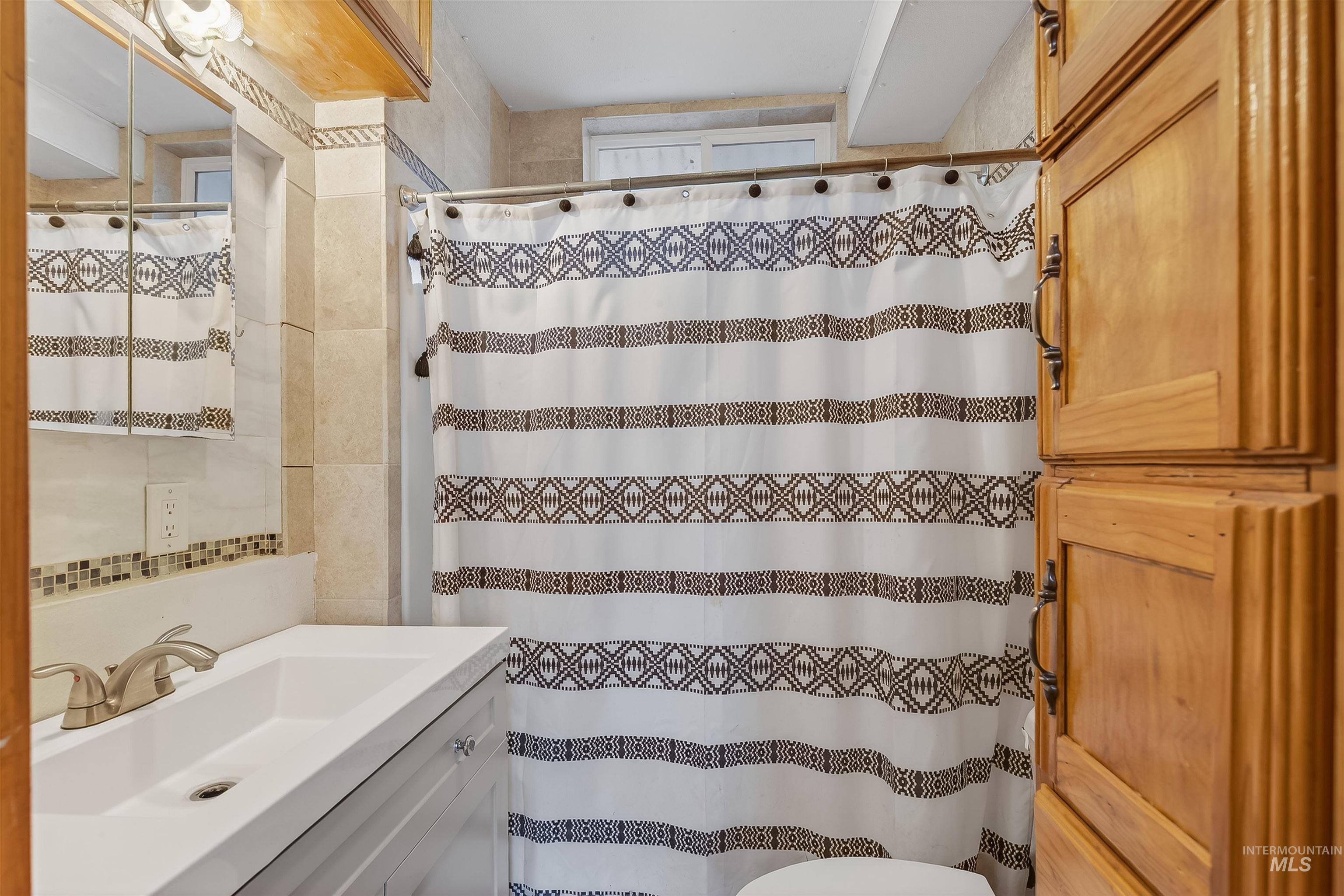 912 Elm Street, Clarkston, Washington 99403, 3 Bedrooms, 2 Bathrooms, Residential For Sale, Price $285,000,MLS 98973016