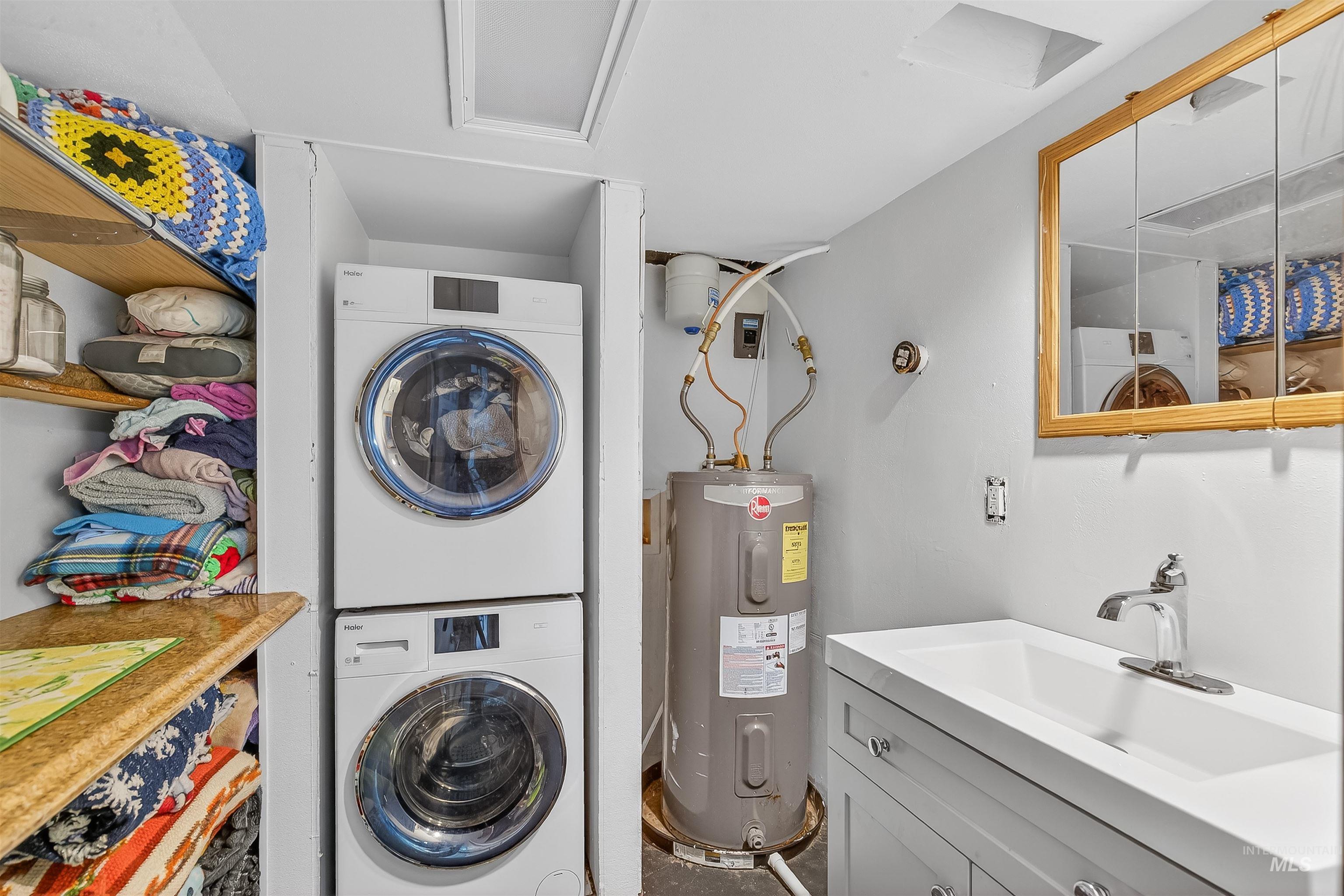 912 Elm Street, Clarkston, Washington 99403, 3 Bedrooms, 2 Bathrooms, Residential For Sale, Price $285,000,MLS 98973016