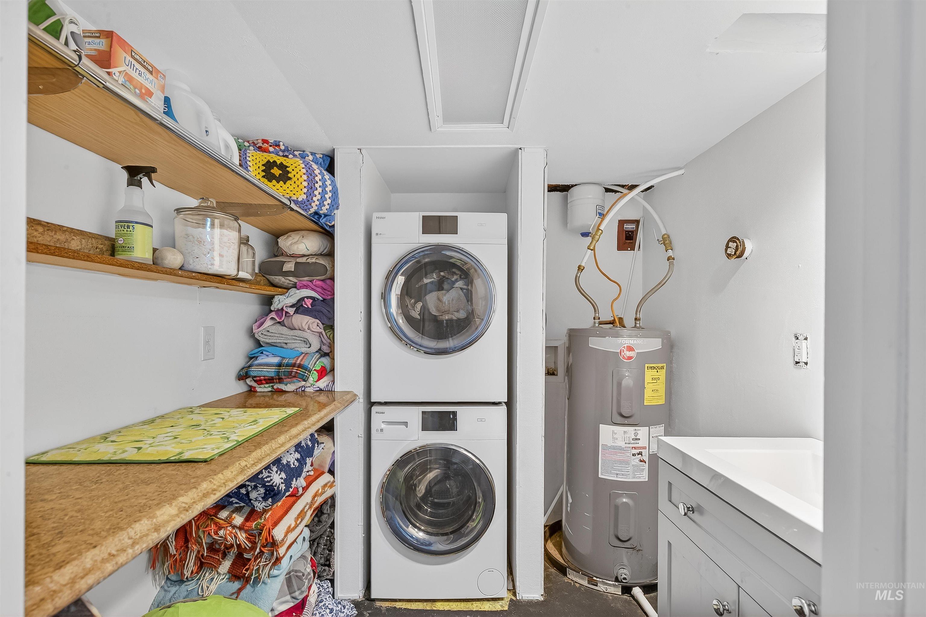 912 Elm Street, Clarkston, Washington 99403, 3 Bedrooms, 2 Bathrooms, Residential For Sale, Price $285,000,MLS 98973016