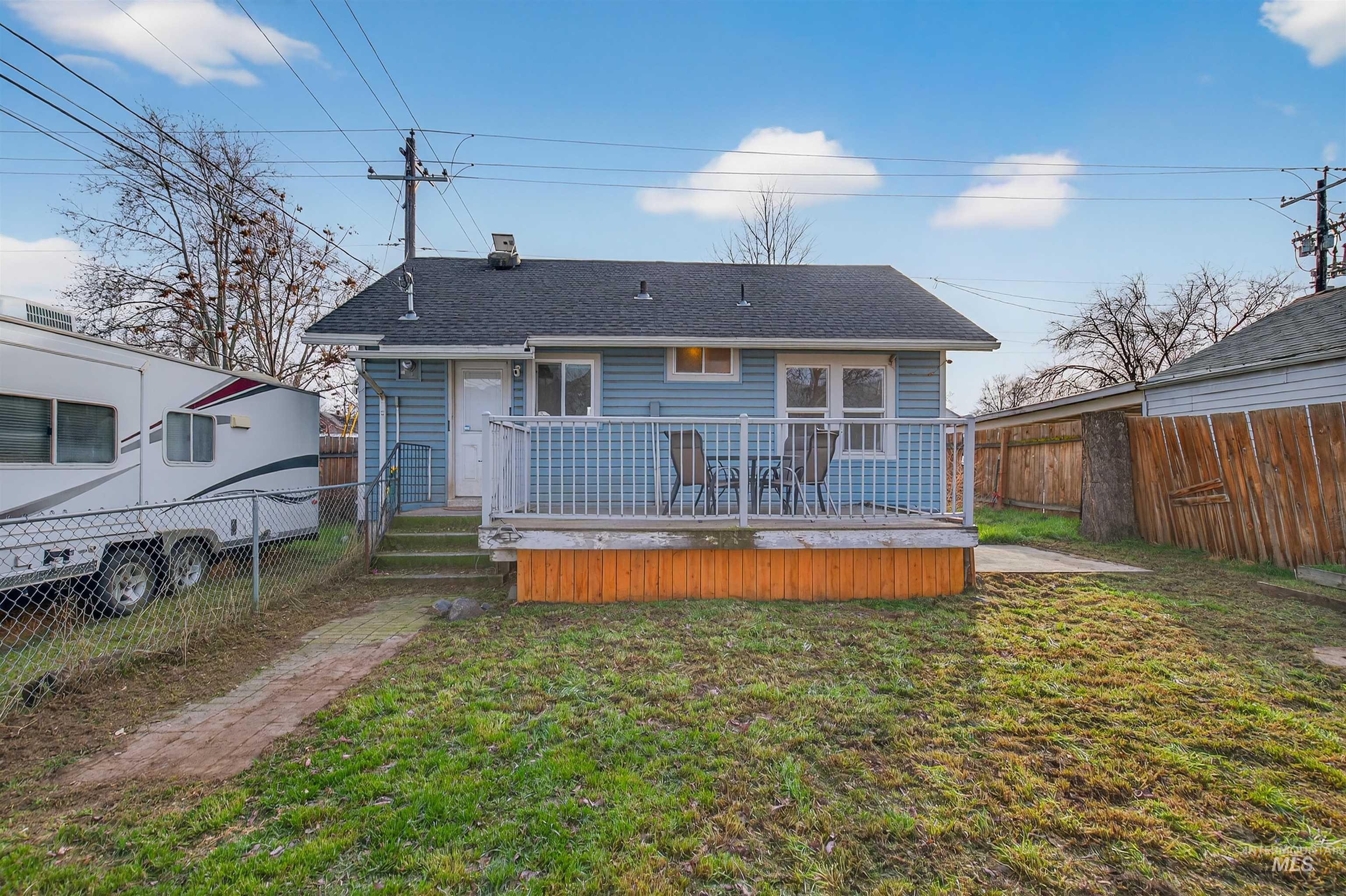 912 Elm Street, Clarkston, Washington 99403, 3 Bedrooms, 2 Bathrooms, Residential For Sale, Price $285,000,MLS 98973016