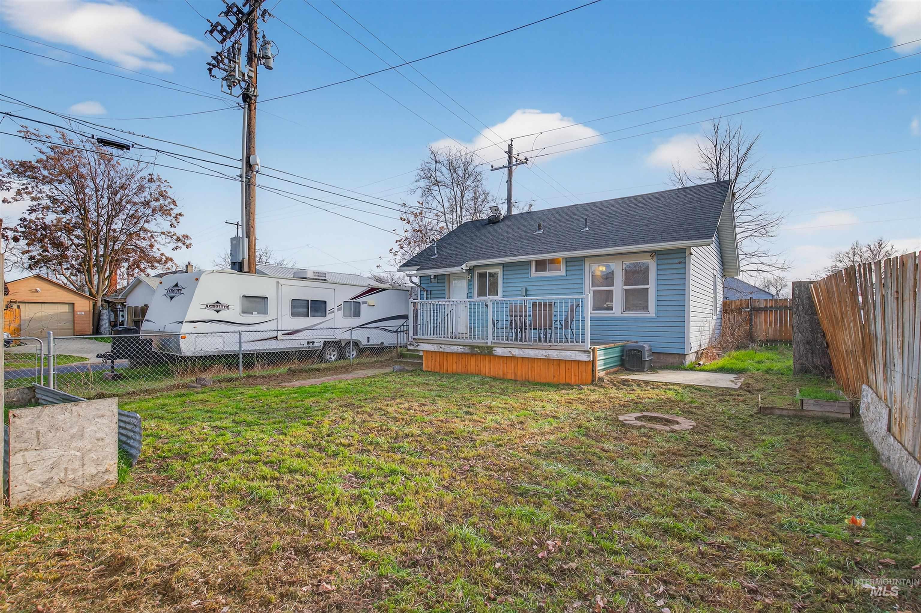 912 Elm Street, Clarkston, Washington 99403, 3 Bedrooms, 2 Bathrooms, Residential For Sale, Price $285,000,MLS 98973016