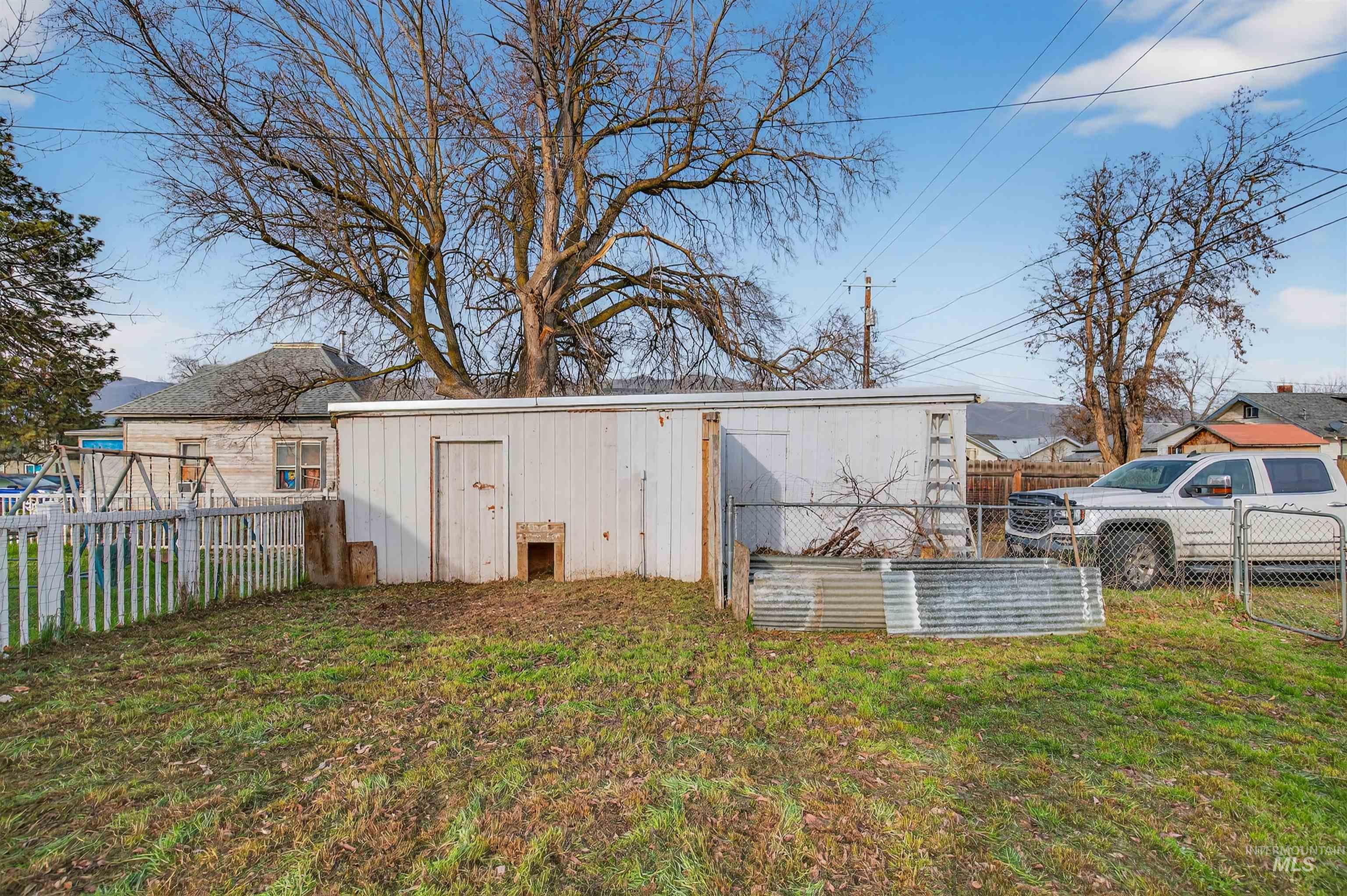 912 Elm Street, Clarkston, Washington 99403, 3 Bedrooms, 2 Bathrooms, Residential For Sale, Price $285,000,MLS 98973016