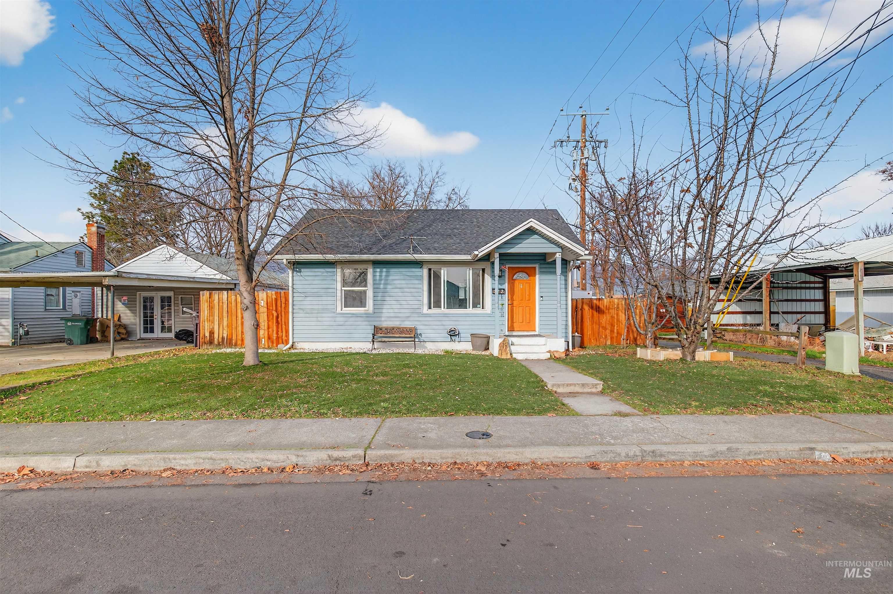 912 Elm Street, Clarkston, Washington 99403, 3 Bedrooms, 2 Bathrooms, Residential For Sale, Price $285,000,MLS 98973016