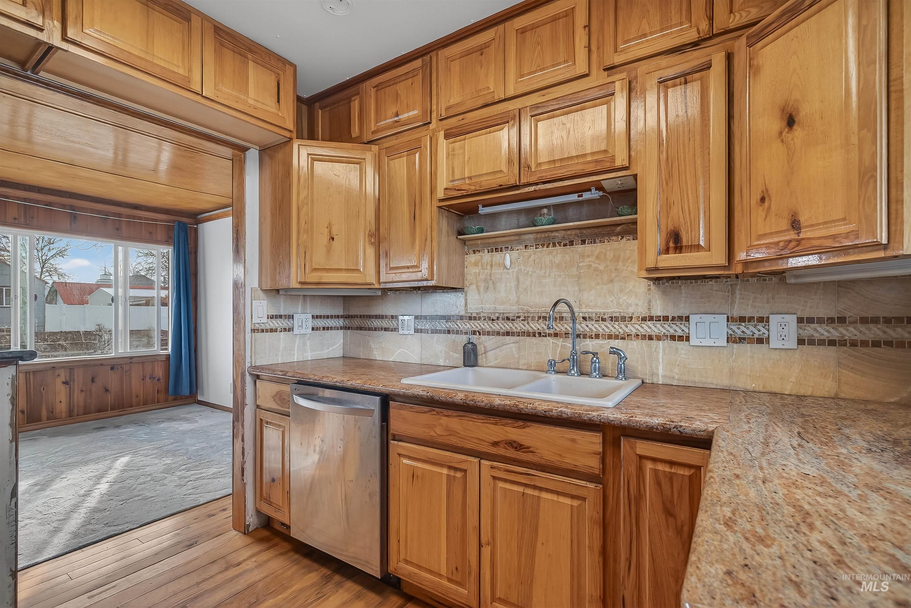 912 Elm Street, Clarkston, Washington 99403, 3 Bedrooms, 2 Bathrooms, Residential For Sale, Price $285,000,MLS 98973016