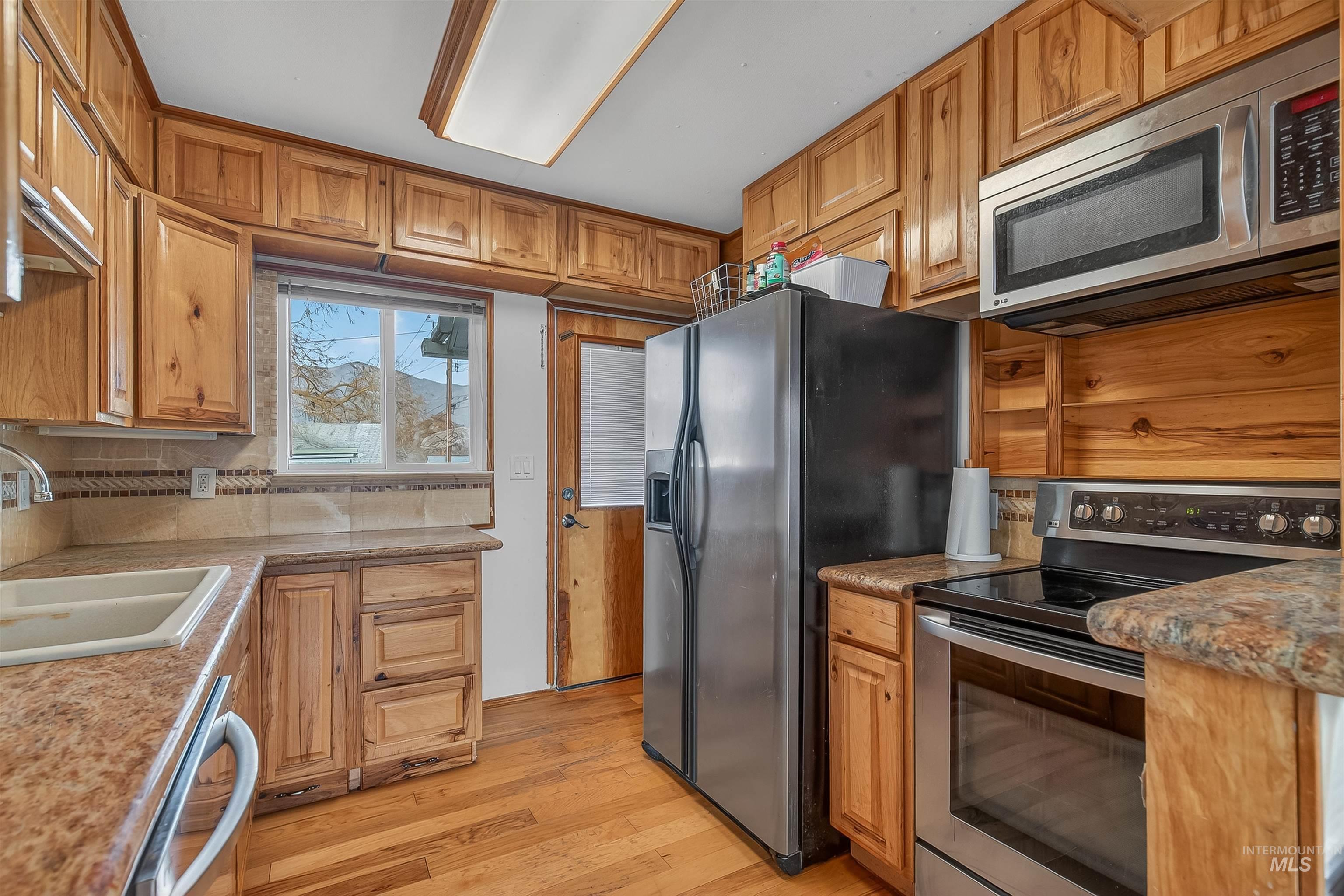 912 Elm Street, Clarkston, Washington 99403, 3 Bedrooms, 2 Bathrooms, Residential For Sale, Price $285,000,MLS 98973016