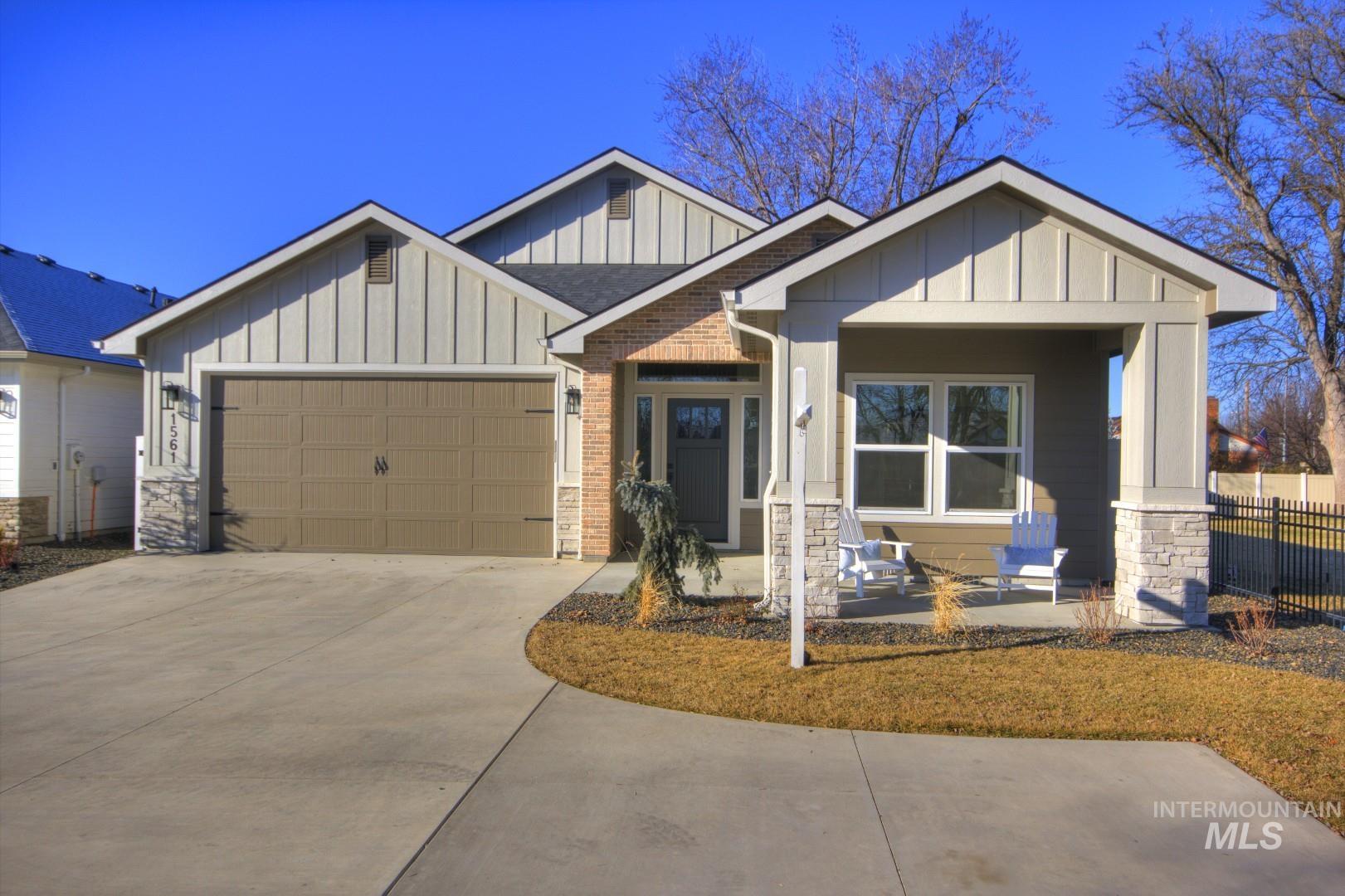 1561 N Parkshire Way, Meridian, Idaho 83642, 3 Bedrooms, 2 Bathrooms, Residential For Sale, Price $579,700,MLS 98973023