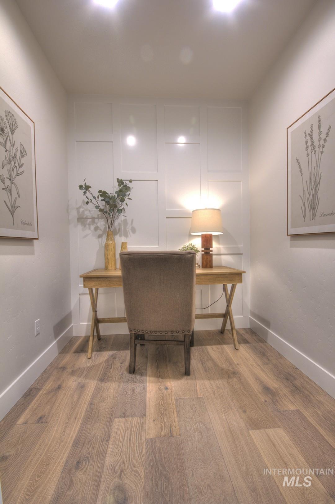 1561 N Parkshire Way, Meridian, Idaho 83642, 3 Bedrooms, 2 Bathrooms, Residential For Sale, Price $579,700,MLS 98973023