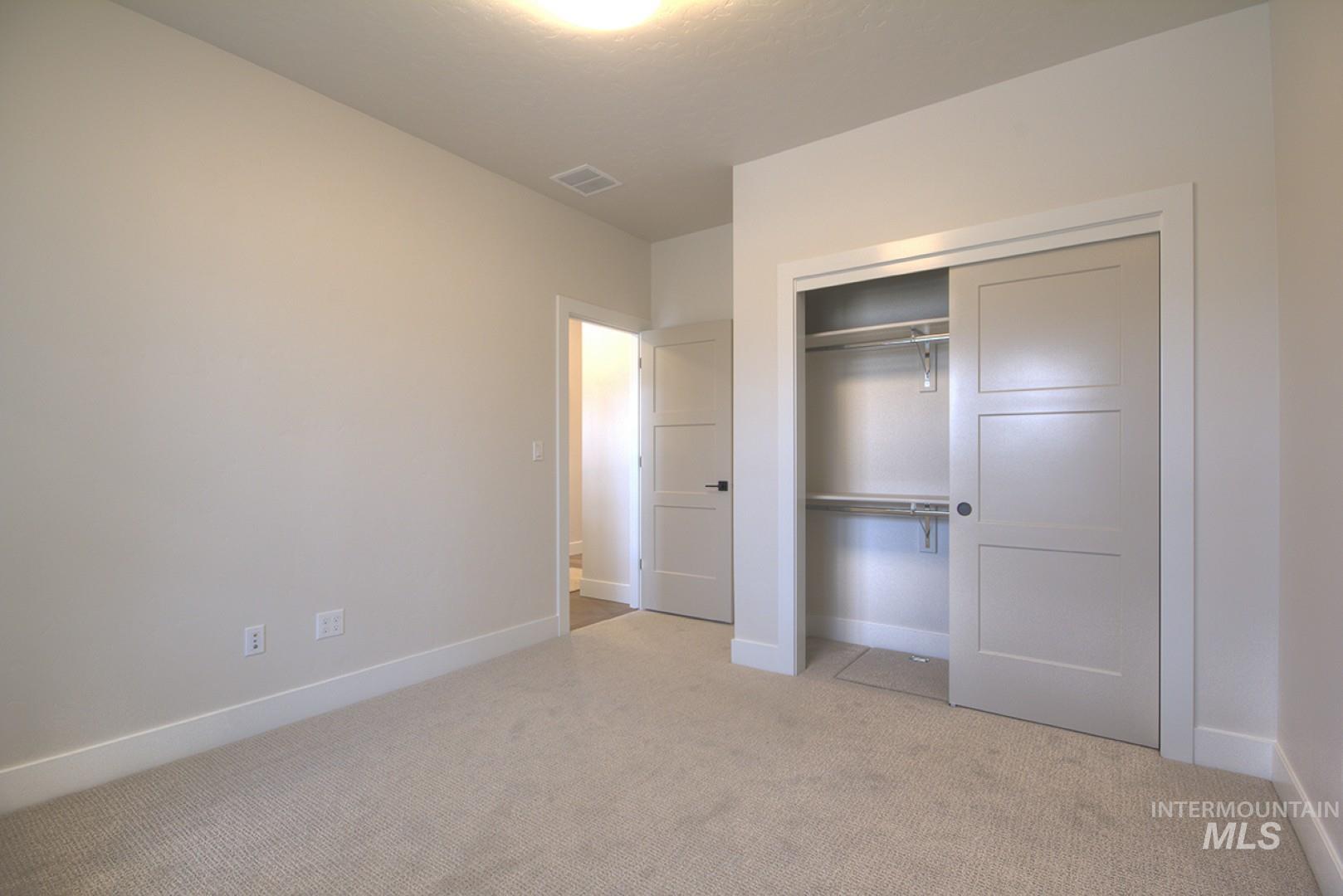 1561 N Parkshire Way, Meridian, Idaho 83642, 3 Bedrooms, 2 Bathrooms, Residential For Sale, Price $579,700,MLS 98973023