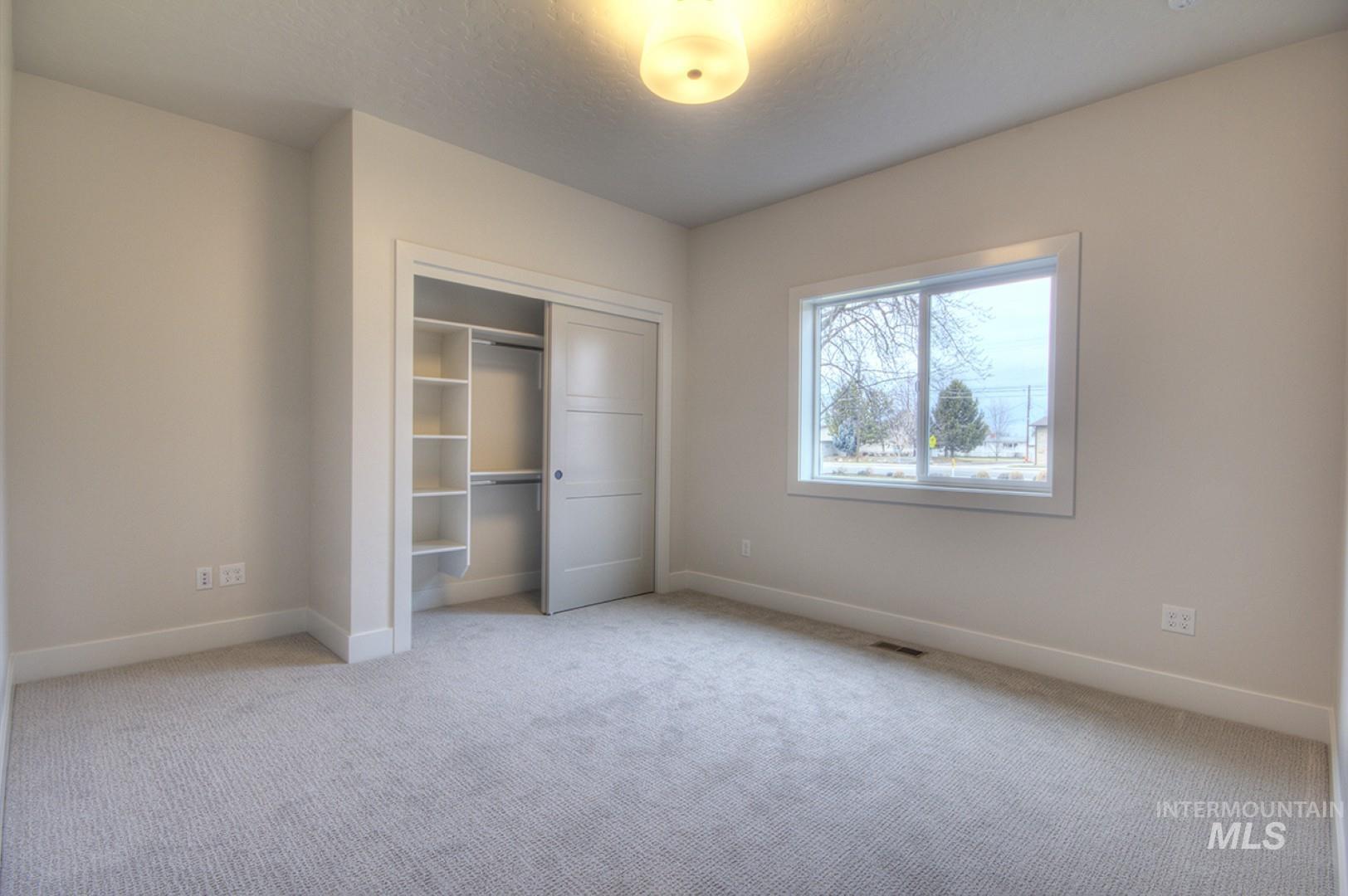 1561 N Parkshire Way, Meridian, Idaho 83642, 3 Bedrooms, 2 Bathrooms, Residential For Sale, Price $579,700,MLS 98973023