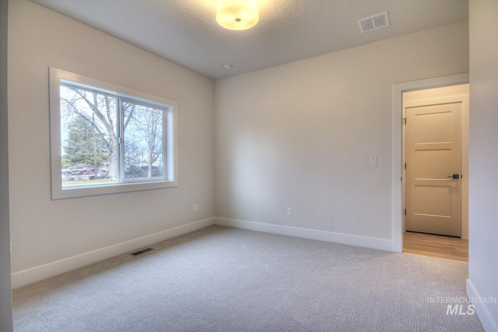 1561 N Parkshire Way, Meridian, Idaho 83642, 3 Bedrooms, 2 Bathrooms, Residential For Sale, Price $579,700,MLS 98973023