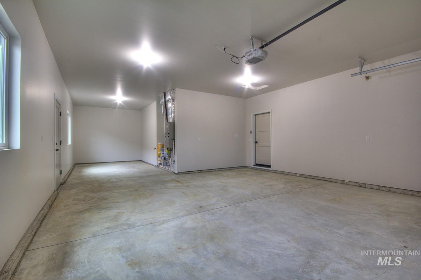 1561 N Parkshire Way, Meridian, Idaho 83642, 3 Bedrooms, 2 Bathrooms, Residential For Sale, Price $579,700,MLS 98973023