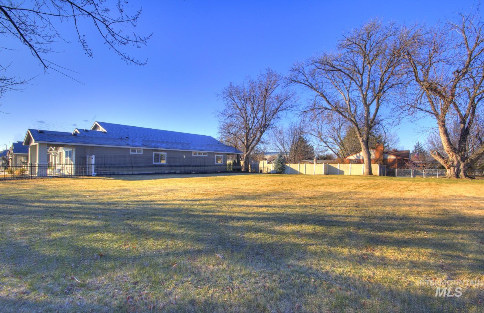 1561 N Parkshire Way, Meridian, Idaho 83642, 3 Bedrooms, 2 Bathrooms, Residential For Sale, Price $579,700,MLS 98973023