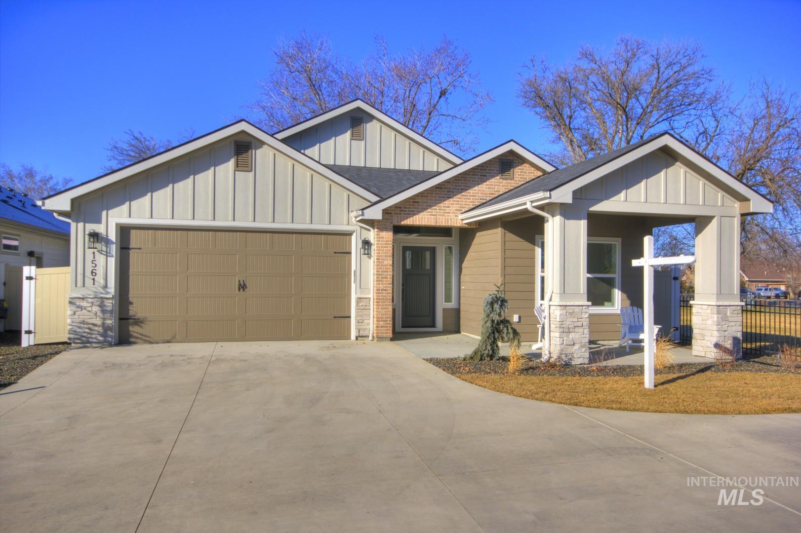 1561 N Parkshire Way, Meridian, Idaho 83642, 3 Bedrooms, 2 Bathrooms, Residential For Sale, Price $579,700,MLS 98973023