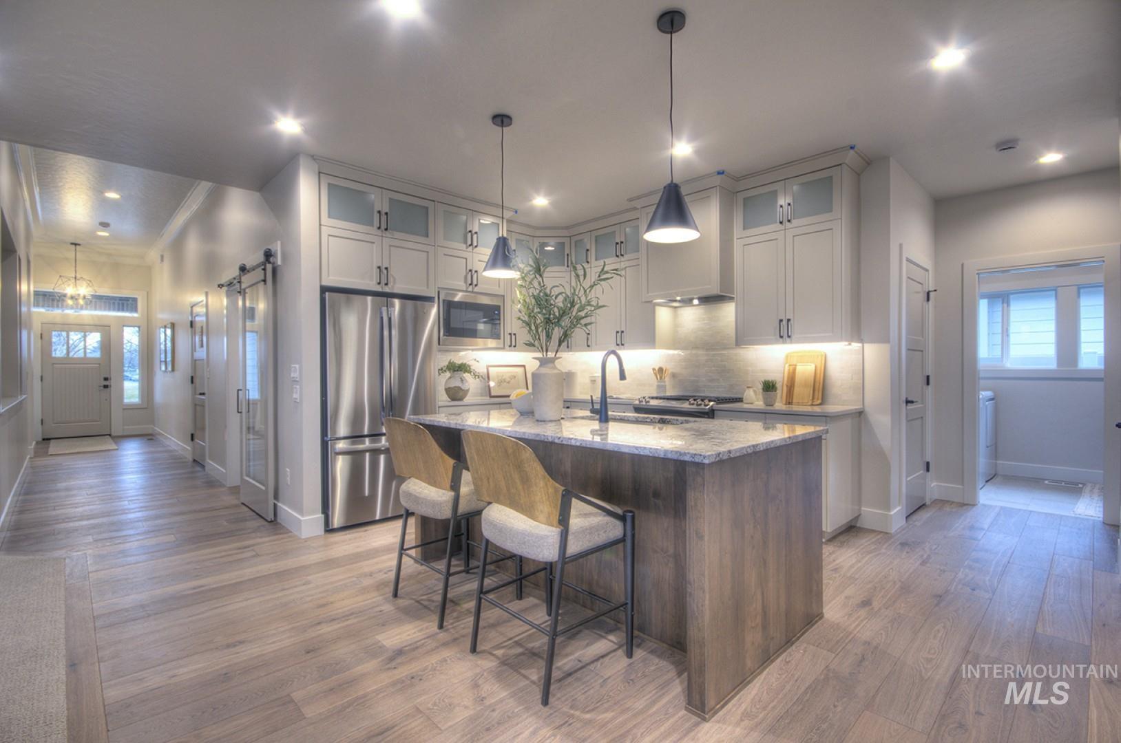 1561 N Parkshire Way, Meridian, Idaho 83642, 3 Bedrooms, 2 Bathrooms, Residential For Sale, Price $579,700,MLS 98973023