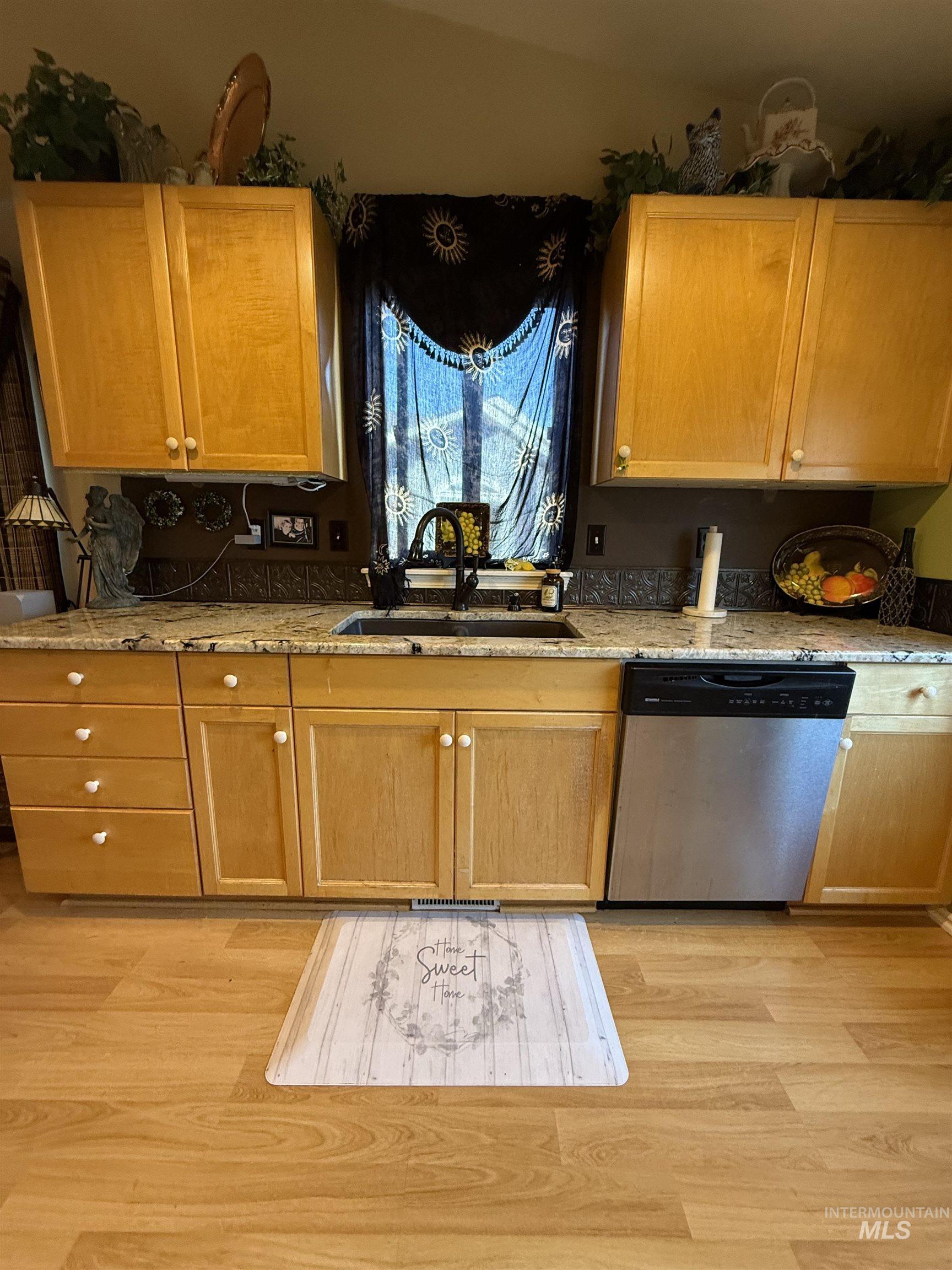 6171 N Willowdale, Garden City, Idaho 83714, 3 Bedrooms, 2 Bathrooms, Residential For Sale, Price $450,000,MLS 98973024