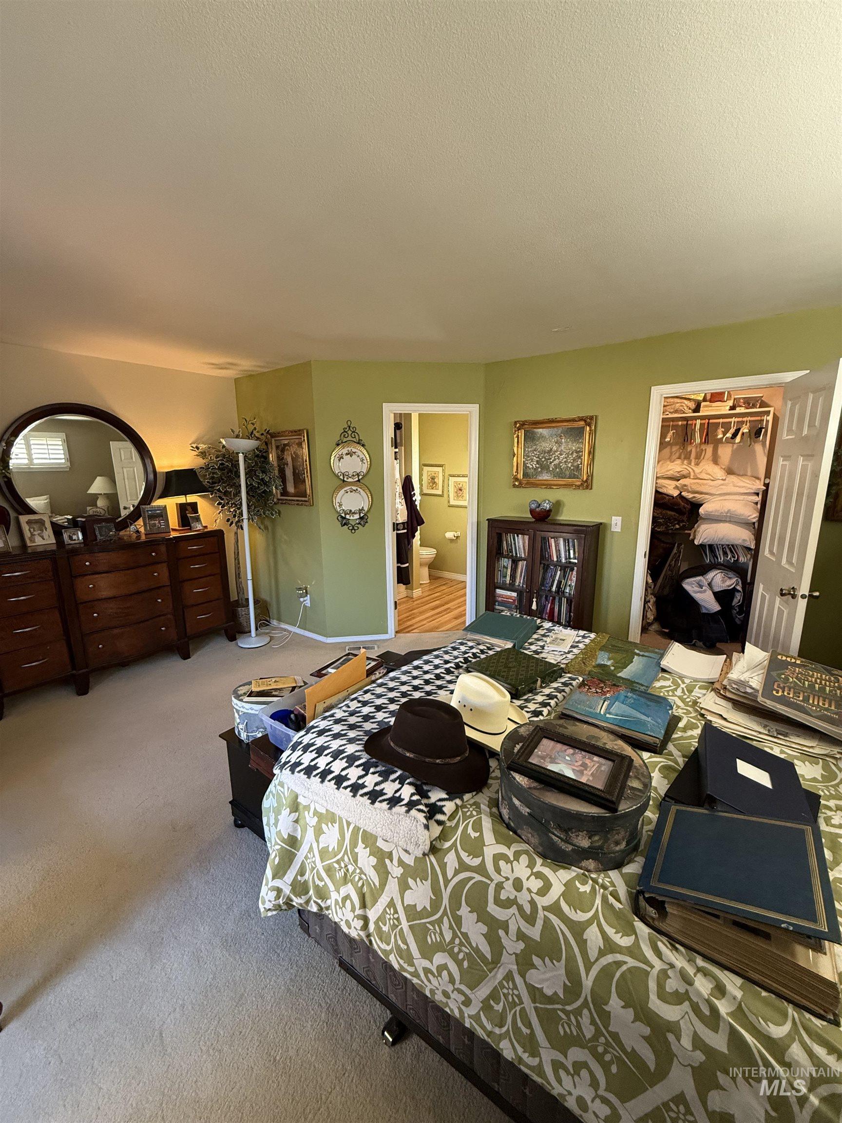 6171 N Willowdale, Garden City, Idaho 83714, 3 Bedrooms, 2 Bathrooms, Residential For Sale, Price $450,000,MLS 98973024