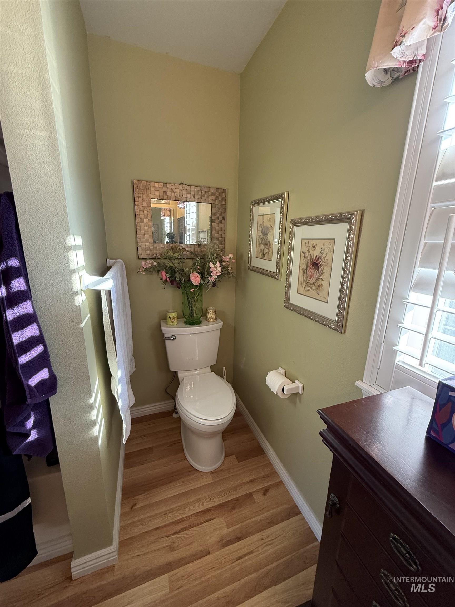 6171 N Willowdale, Garden City, Idaho 83714, 3 Bedrooms, 2 Bathrooms, Residential For Sale, Price $450,000,MLS 98973024