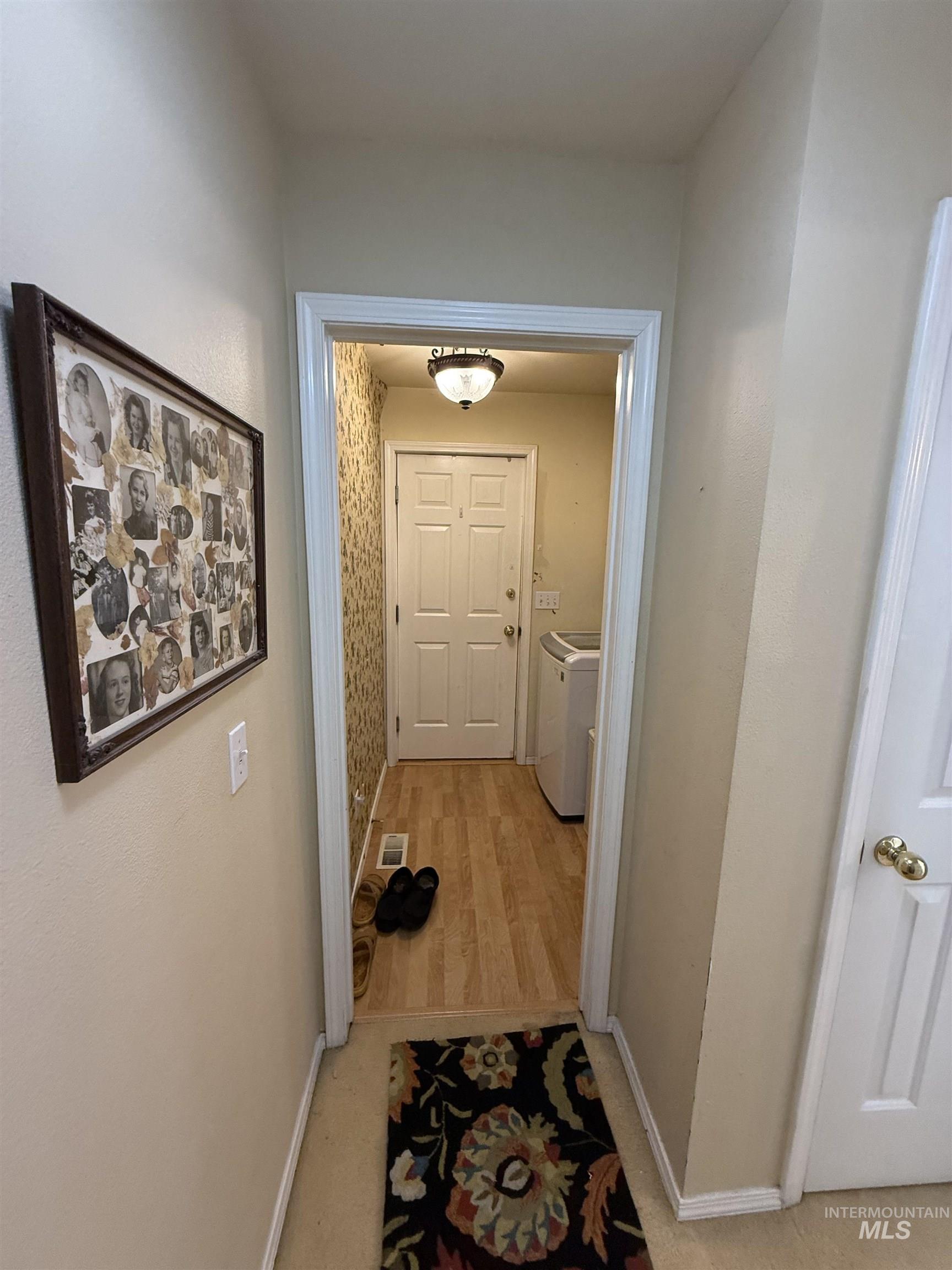 6171 N Willowdale, Garden City, Idaho 83714, 3 Bedrooms, 2 Bathrooms, Residential For Sale, Price $450,000,MLS 98973024