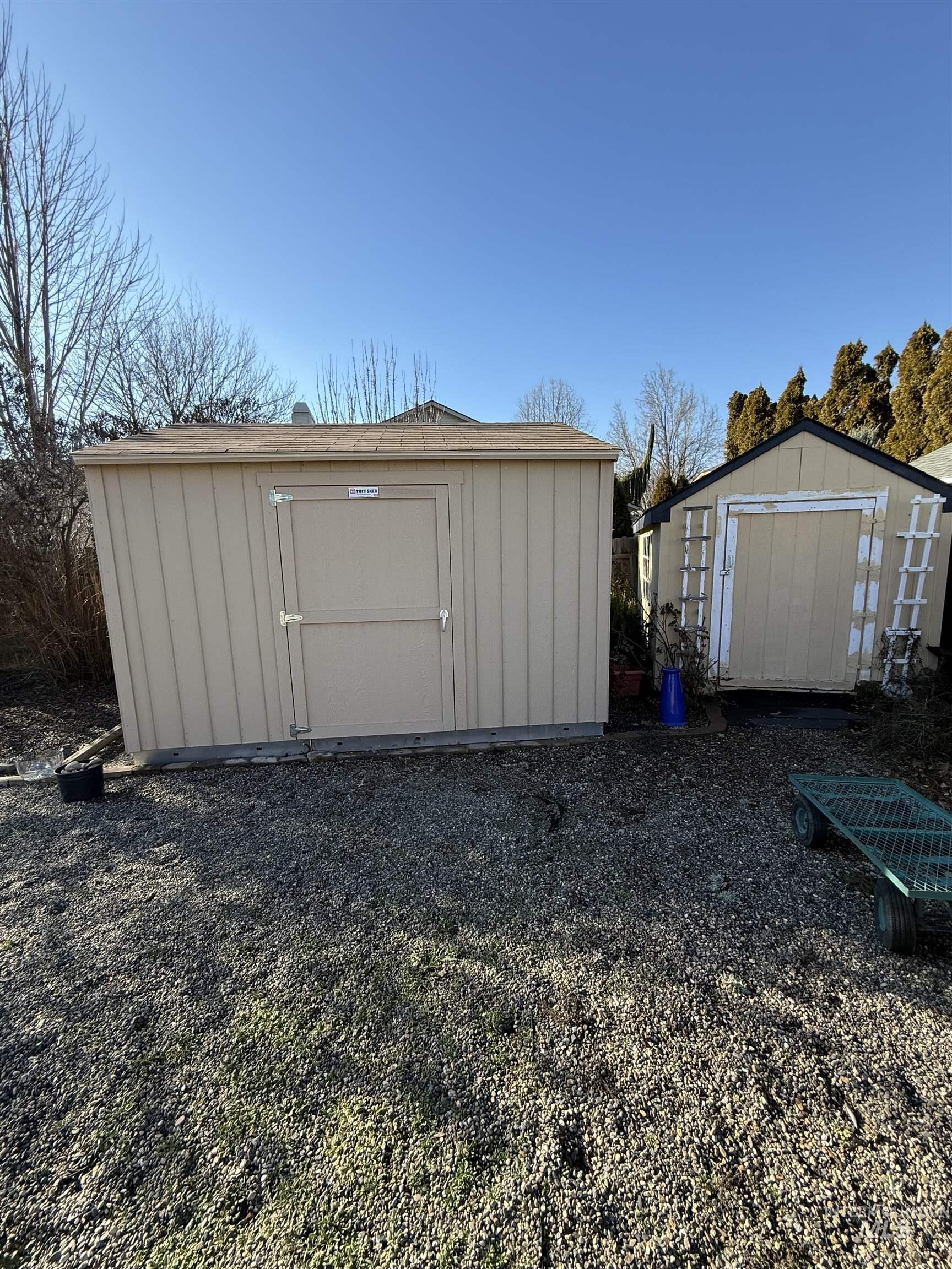 6171 N Willowdale, Garden City, Idaho 83714, 3 Bedrooms, 2 Bathrooms, Residential For Sale, Price $450,000,MLS 98973024