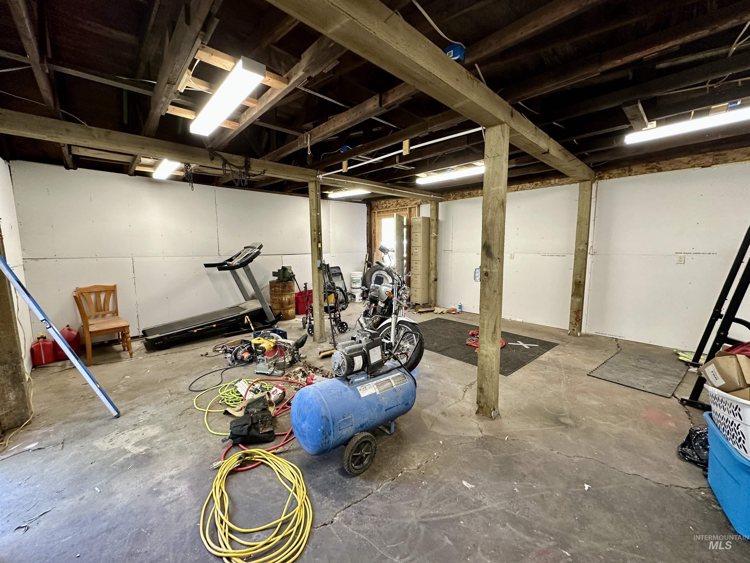 1089 Wallen Road, Moscow, Idaho 83843, 3 Bedrooms, 2 Bathrooms, Residential For Sale, Price $459,000,MLS 98973026