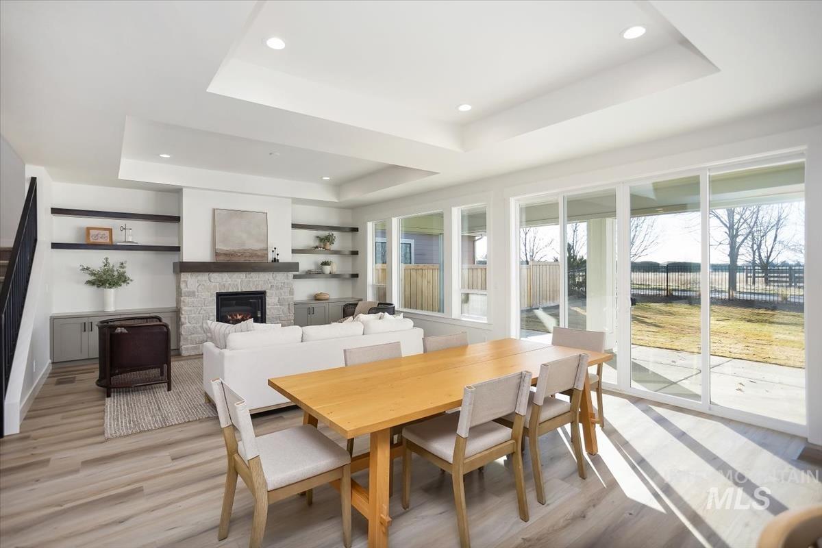 2545 E Cavern Dr., Meridian, Idaho 83642, 4 Bedrooms, 3.5 Bathrooms, Residential For Sale, Price $899,900,MLS 98973028