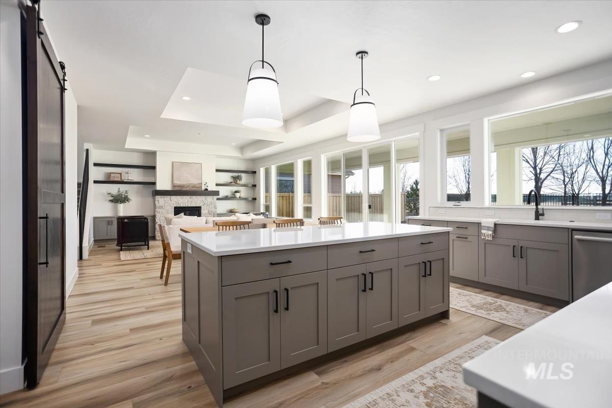 2545 E Cavern Dr., Meridian, Idaho 83642, 4 Bedrooms, 3.5 Bathrooms, Residential For Sale, Price $899,900,MLS 98973028