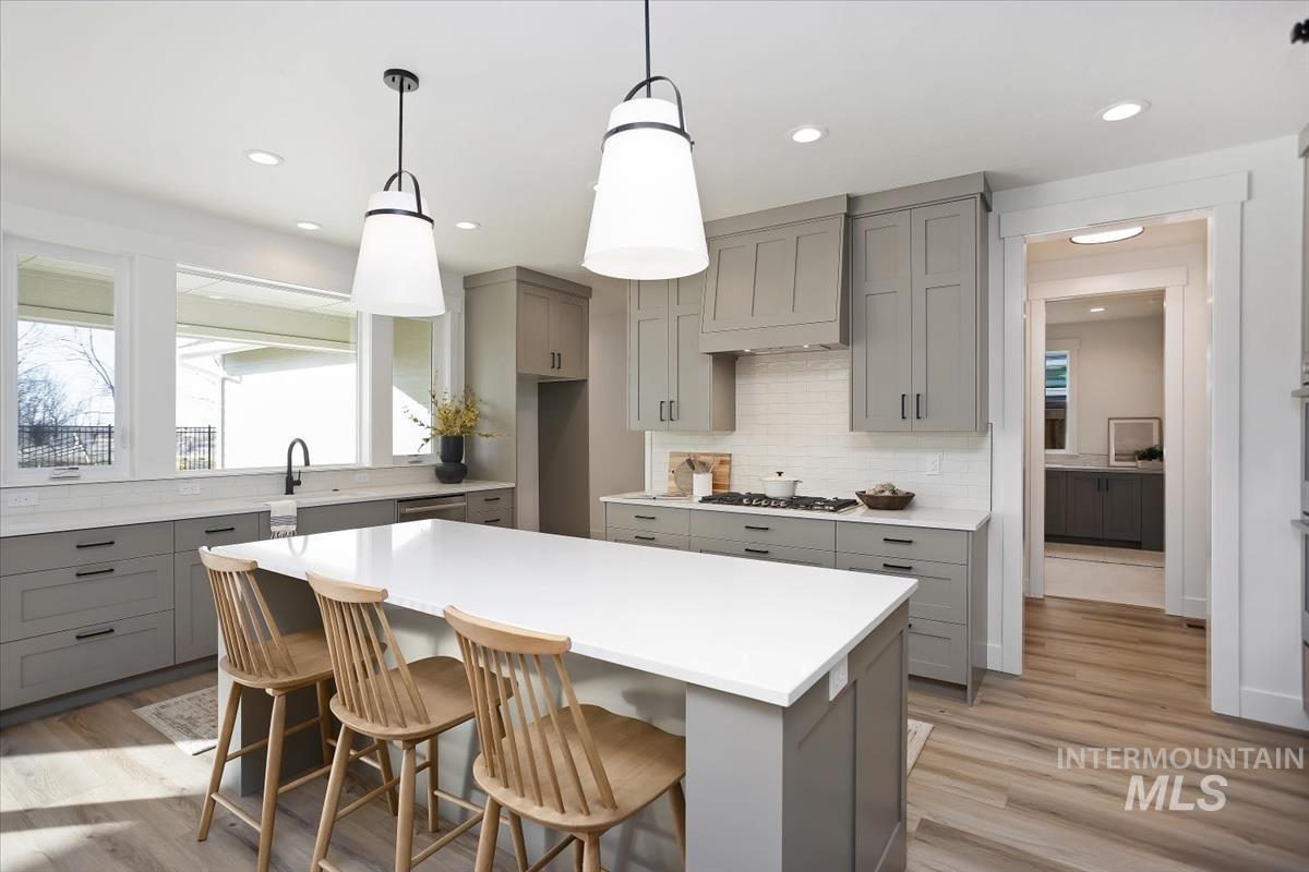 2545 E Cavern Dr., Meridian, Idaho 83642, 4 Bedrooms, 3.5 Bathrooms, Residential For Sale, Price $899,900,MLS 98973028