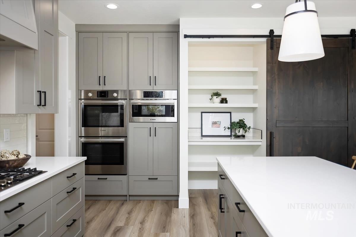 2545 E Cavern Dr., Meridian, Idaho 83642, 4 Bedrooms, 3.5 Bathrooms, Residential For Sale, Price $899,900,MLS 98973028