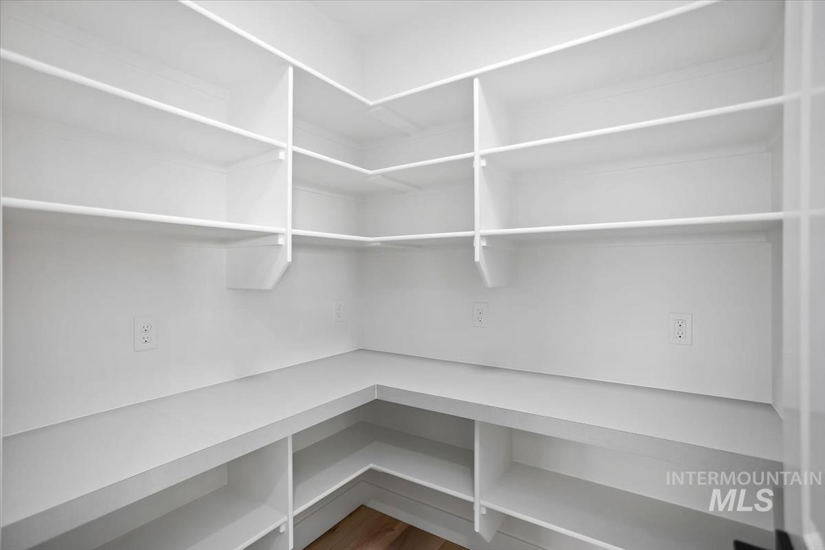 2545 E Cavern Dr., Meridian, Idaho 83642, 4 Bedrooms, 3.5 Bathrooms, Residential For Sale, Price $899,900,MLS 98973028