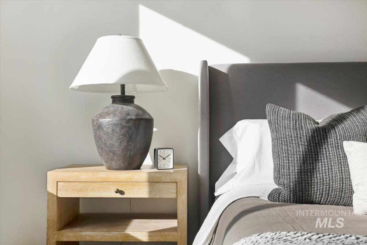 2545 E Cavern Dr., Meridian, Idaho 83642, 4 Bedrooms, 3.5 Bathrooms, Residential For Sale, Price $899,900,MLS 98973028