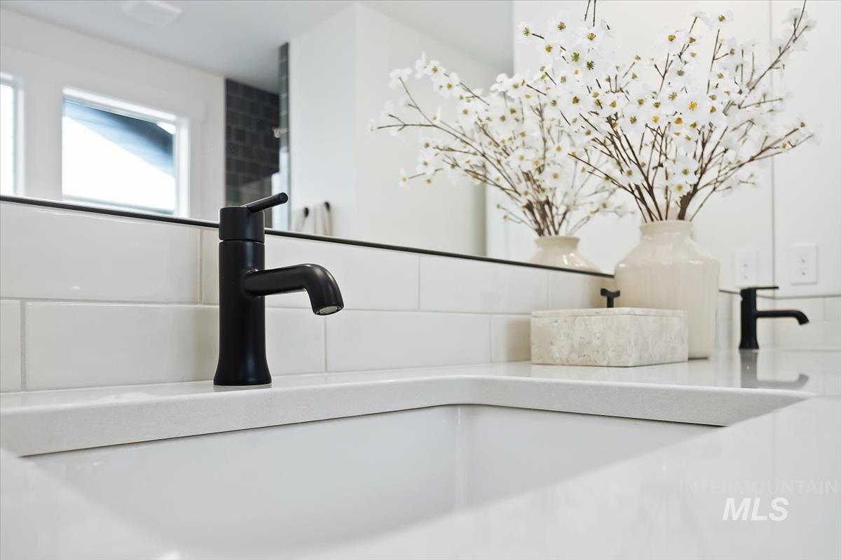 2545 E Cavern Dr., Meridian, Idaho 83642, 4 Bedrooms, 3.5 Bathrooms, Residential For Sale, Price $899,900,MLS 98973028