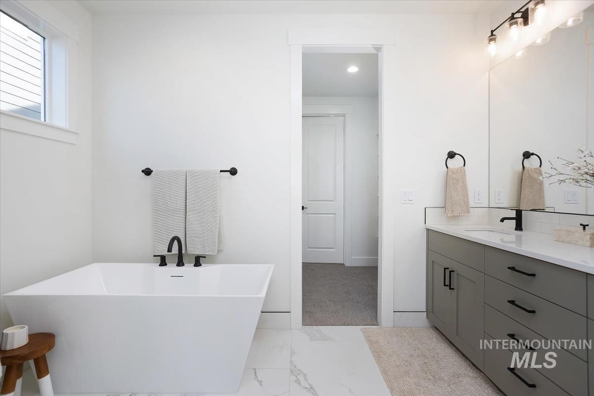 2545 E Cavern Dr., Meridian, Idaho 83642, 4 Bedrooms, 3.5 Bathrooms, Residential For Sale, Price $899,900,MLS 98973028