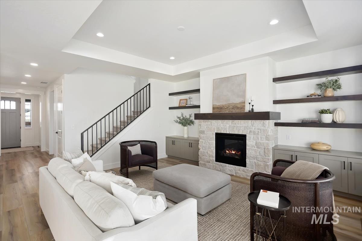 2545 E Cavern Dr., Meridian, Idaho 83642, 4 Bedrooms, 3.5 Bathrooms, Residential For Sale, Price $899,900,MLS 98973028