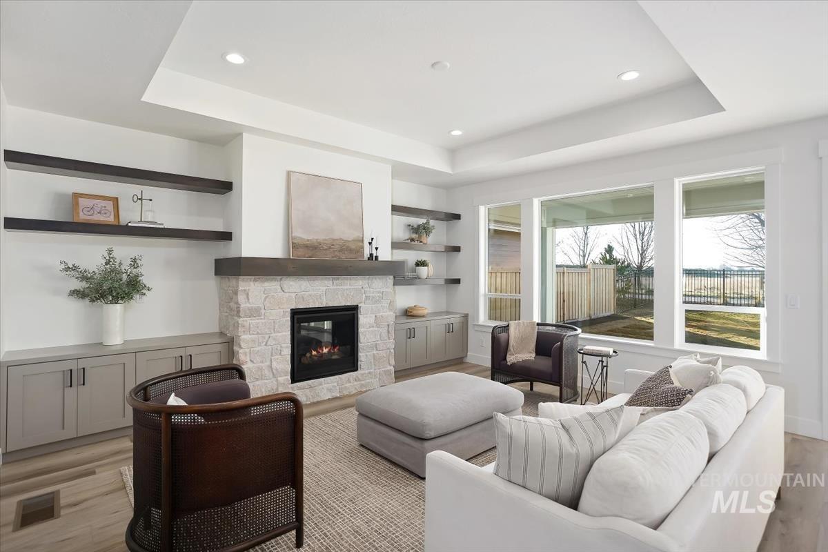 2545 E Cavern Dr., Meridian, Idaho 83642, 4 Bedrooms, 3.5 Bathrooms, Residential For Sale, Price $899,900,MLS 98973028