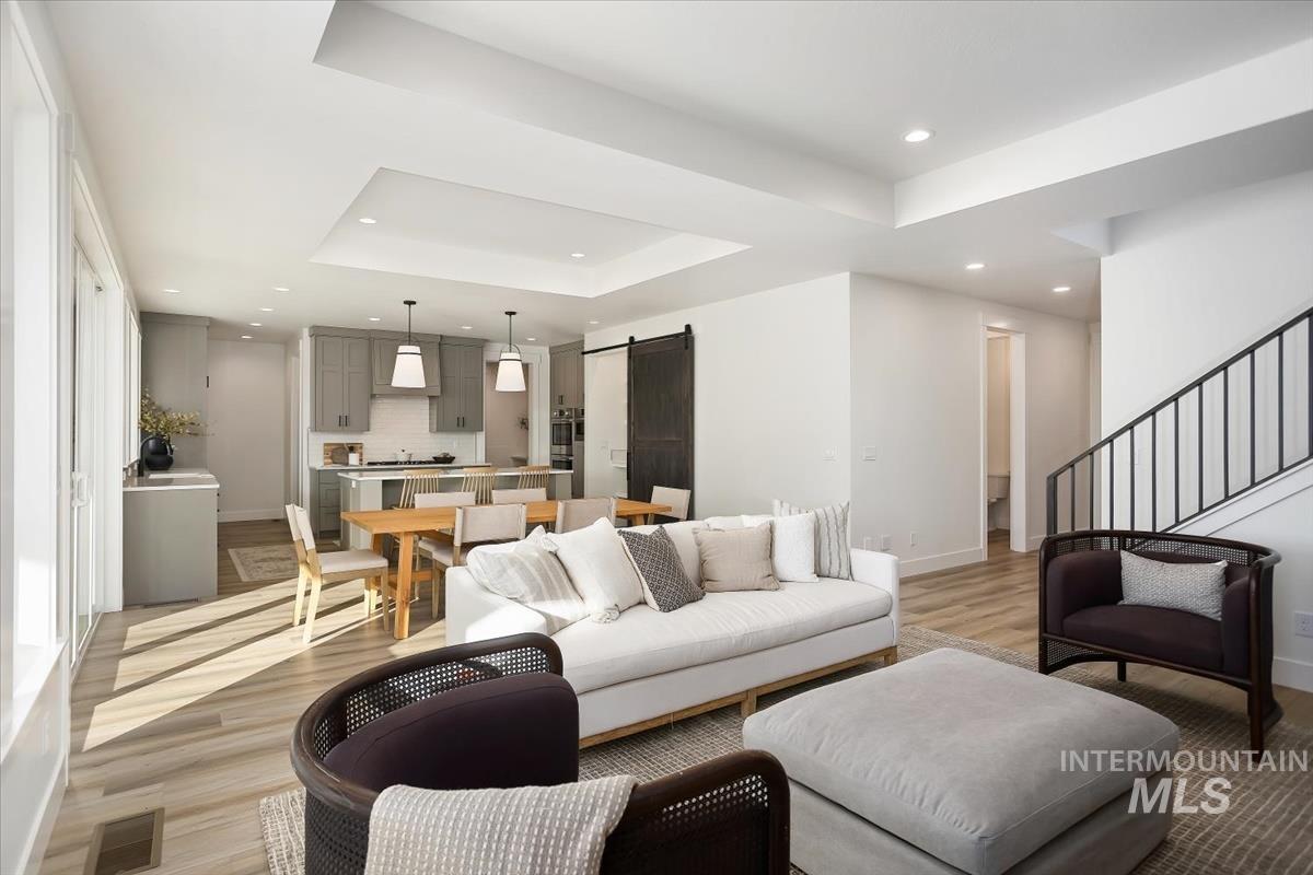 2545 E Cavern Dr., Meridian, Idaho 83642, 4 Bedrooms, 3.5 Bathrooms, Residential For Sale, Price $899,900,MLS 98973028