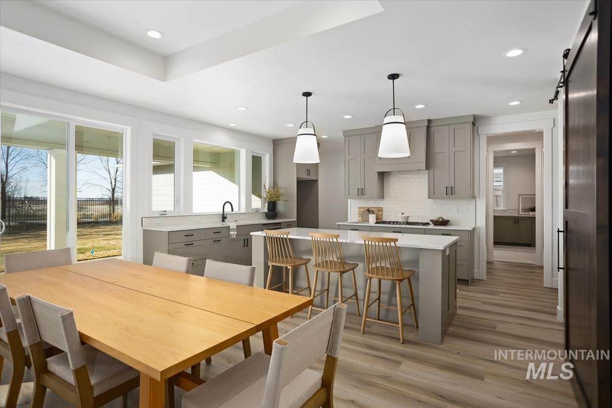 2545 E Cavern Dr., Meridian, Idaho 83642, 4 Bedrooms, 3.5 Bathrooms, Residential For Sale, Price $899,900,MLS 98973028