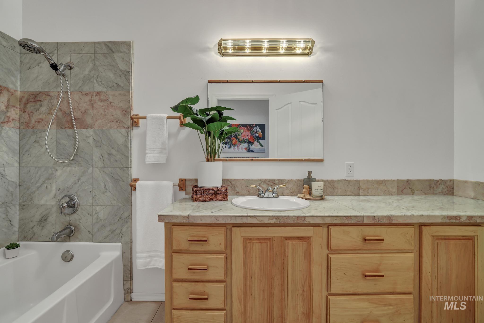 3652 Cedar Draw Lane, Filer, Idaho 83328, 5 Bedrooms, 3.5 Bathrooms, Residential For Sale, Price $1,199,000,MLS 98973034