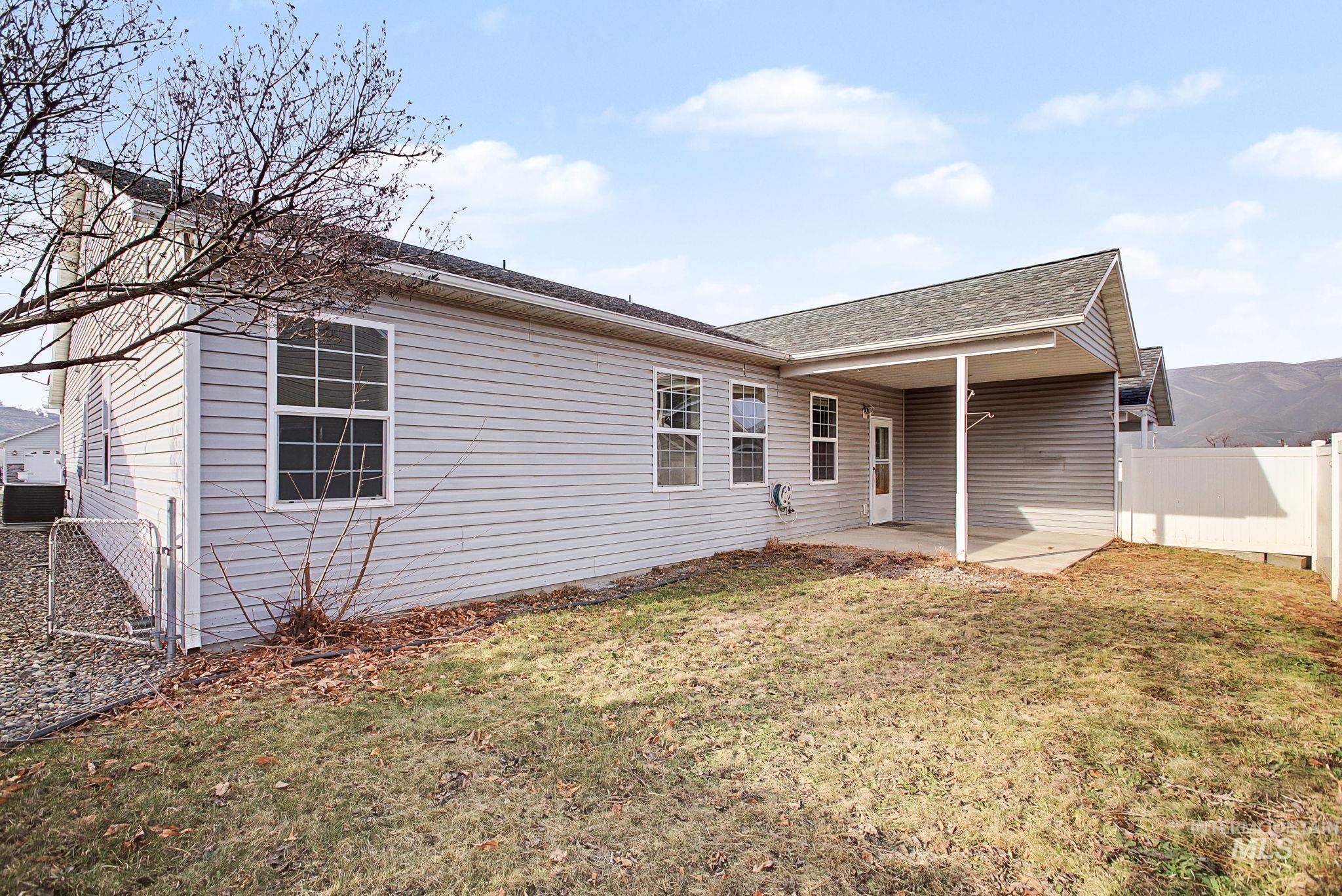 1103 Liberty Circle, Clarkston, Washington 99403, 3 Bedrooms, 2 Bathrooms, Residential For Sale, Price $356,000,MLS 98973039