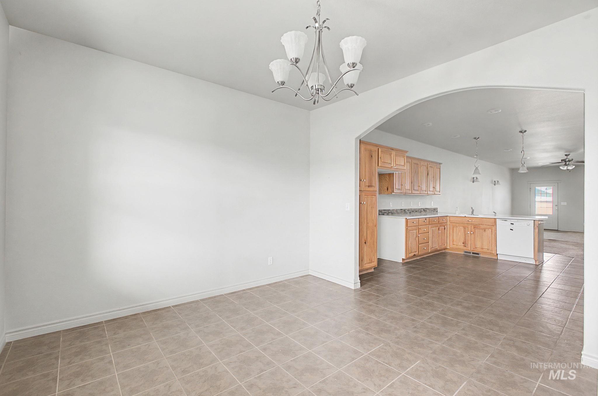 1103 Liberty Circle, Clarkston, Washington 99403, 3 Bedrooms, 2 Bathrooms, Residential For Sale, Price $356,000,MLS 98973039