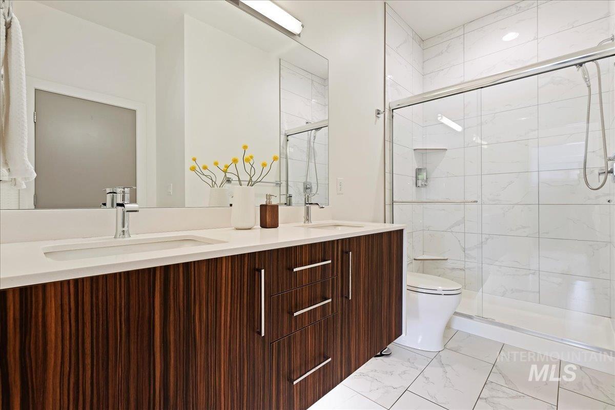 1621 W Idaho St, Boise, Idaho 83702-5226, 2 Bedrooms, 2 Bathrooms, Residential For Sale, Price $644,000,MLS 98973040