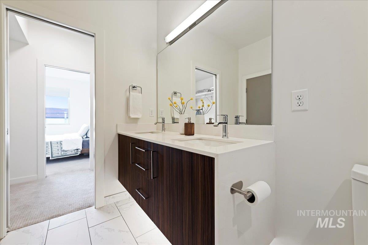 1621 W Idaho St, Boise, Idaho 83702-5226, 2 Bedrooms, 2 Bathrooms, Residential For Sale, Price $644,000,MLS 98973040