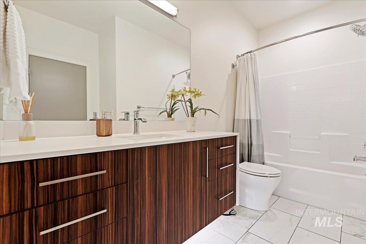 1621 W Idaho St, Boise, Idaho 83702-5226, 2 Bedrooms, 2 Bathrooms, Residential For Sale, Price $644,000,MLS 98973040